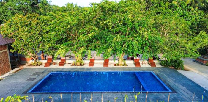 village avenue resort