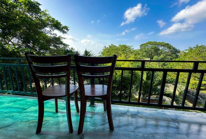 village avenue resort