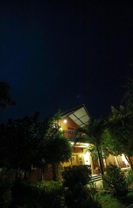 village avenue resort