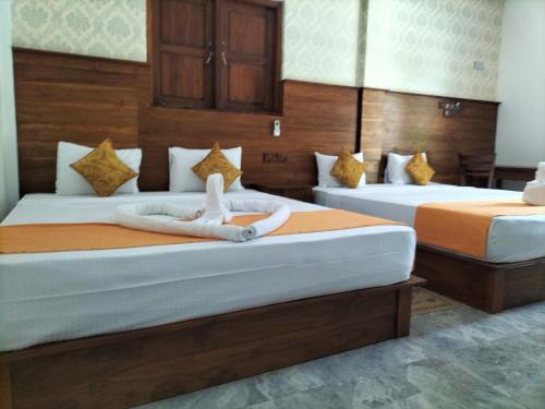 village avenue resort