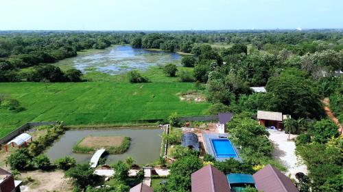 village avenue resort