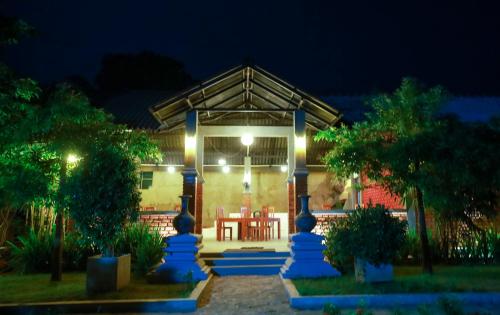 village avenue resort