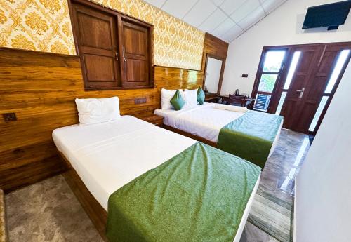 village avenue resort