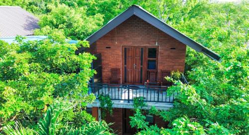 village avenue resort