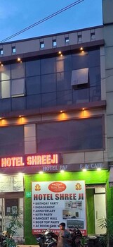 Hotel Shree Ji,,2 star