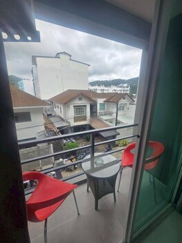 Patong Gray House,178/24-25 Sai Kor Road, Patong Subdistrict,3 star