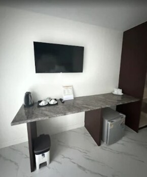 Sunisa Resort,,2 star
