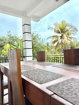 Pearl Kingdom Hotel & Resort,,3 star
