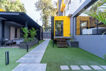 bmj sleek homes