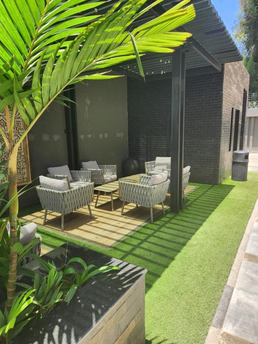 bmj sleek homes