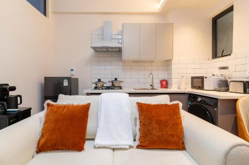 bmj sleek homes