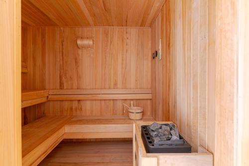 bmj sleek homes
