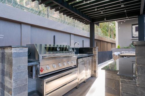 bmj sleek homes