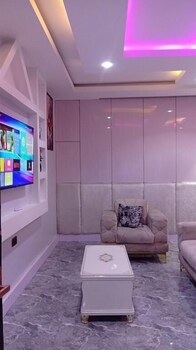 Uptown Life Hotel And Suites,,3 star