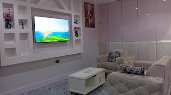Uptown Life Hotel And Suites,,3 star
