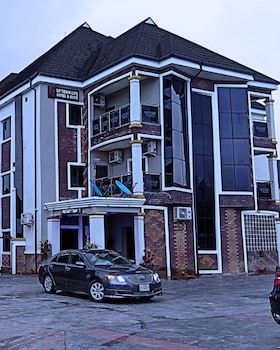 Uptown Life Hotel And Suites,,3 star