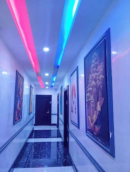 uptown life hotel and suites