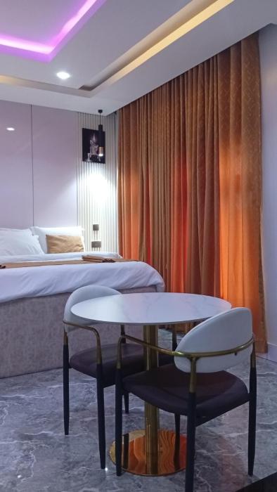 uptown life hotel and suites
