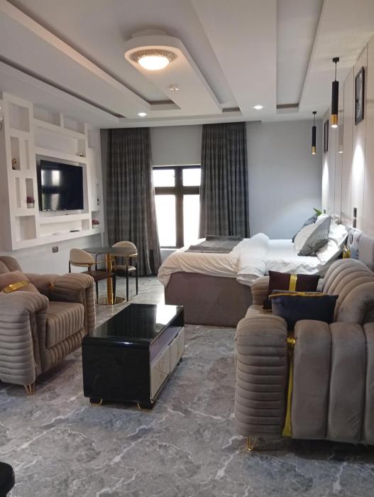 uptown life hotel and suites