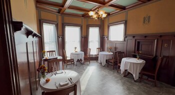 Charleston House Bed & Breakfast Inn,,4 star