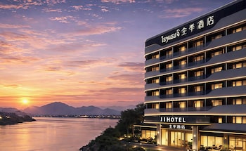 ji hotel vientiane mekong riverside