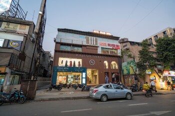 hotel grand shiva