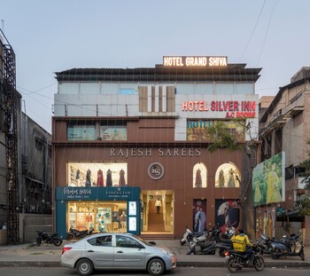 hotel grand shiva