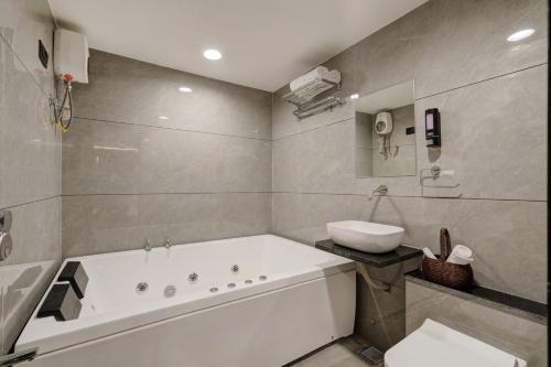 hotel grand shiva