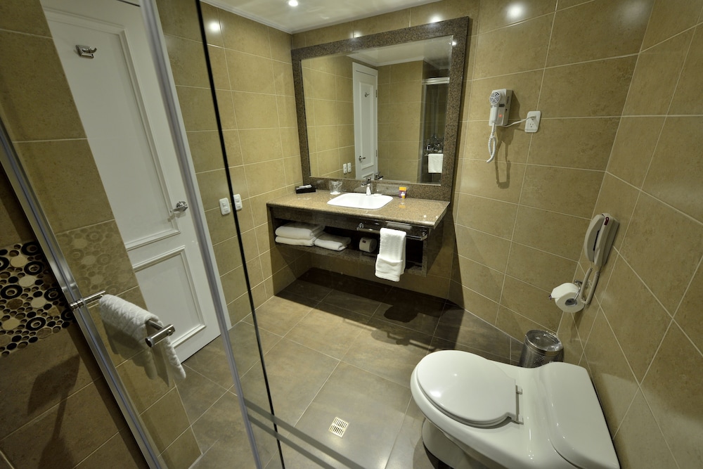 mercure alameda quito