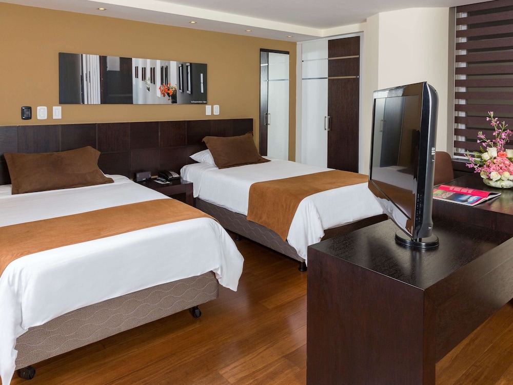 mercure alameda quito