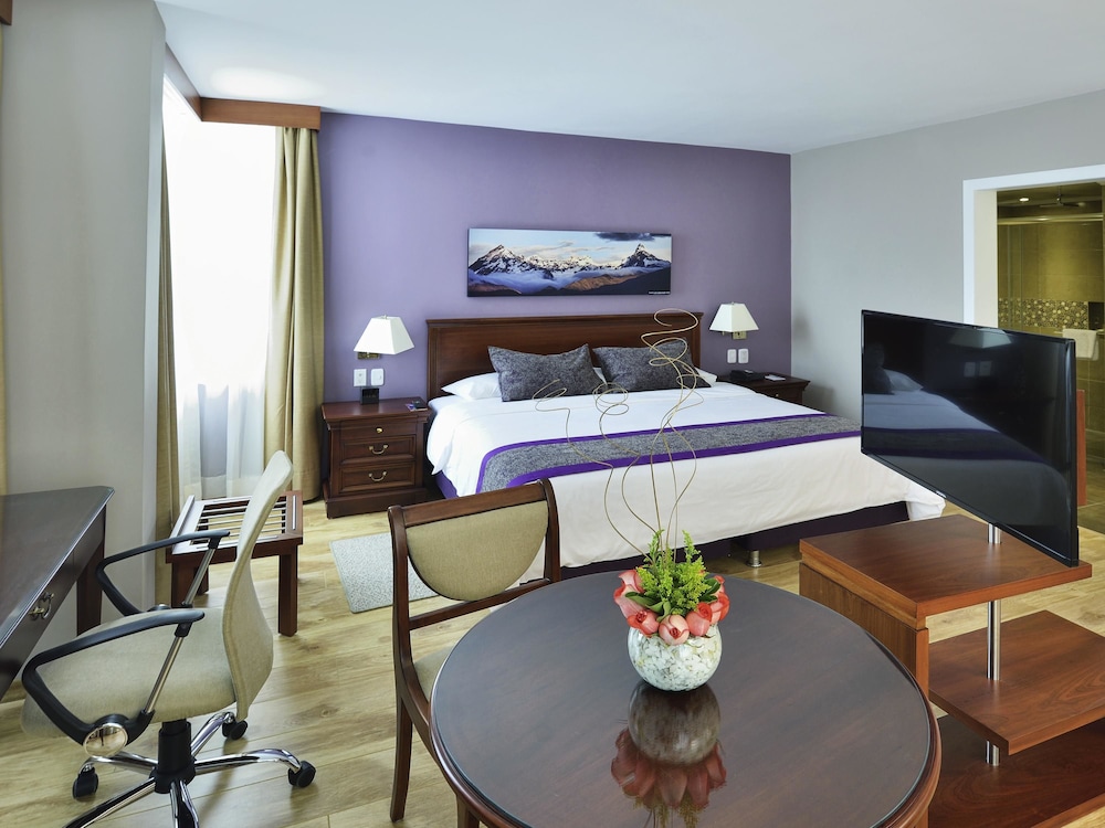 mercure alameda quito