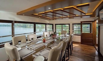 The Boat Company,,3 star