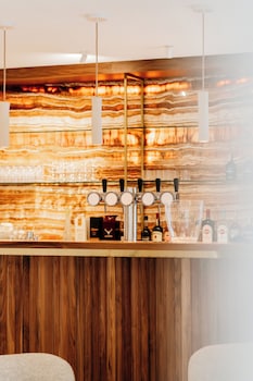 Alfred Hotel & Gastro Bar,,3 star