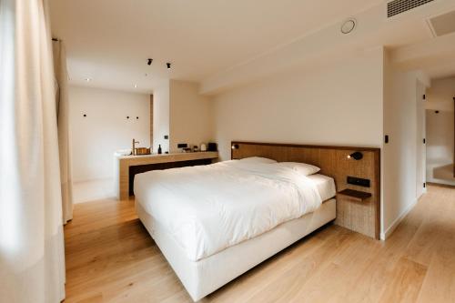 alfred hotel and gastro bar