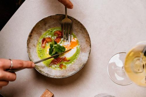 alfred hotel and gastro bar