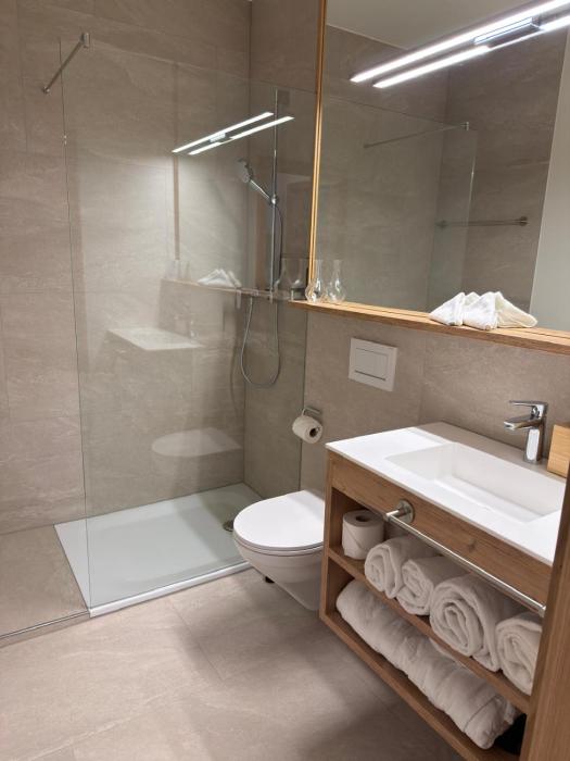 gemmi hotel and spa
