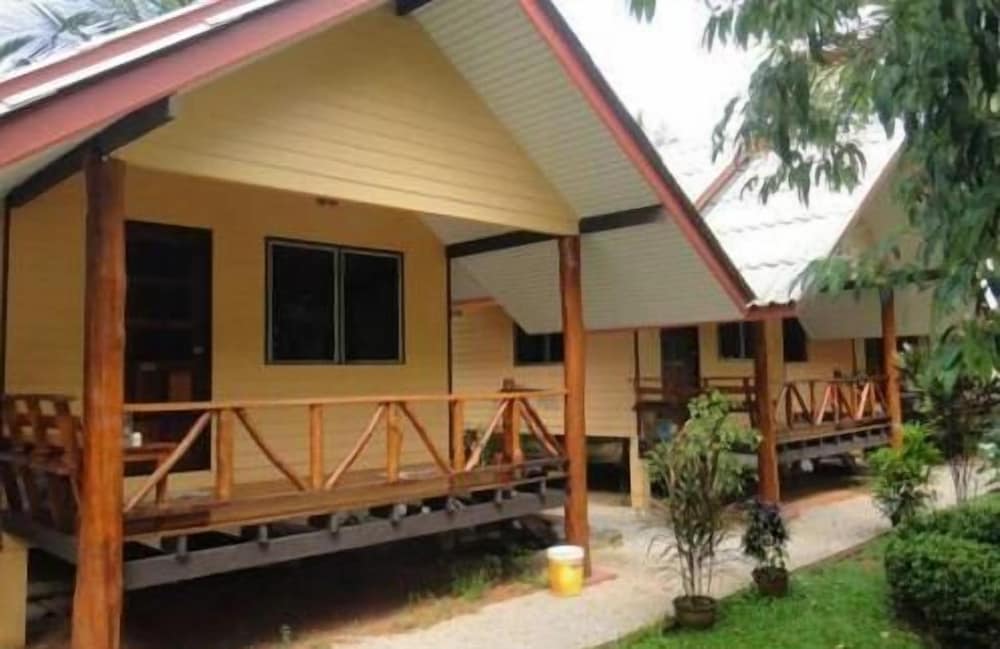 baan tai rom yen resort