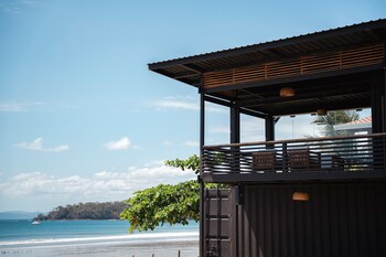 wao beach hotel