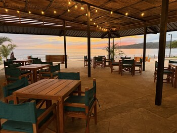 wao beach hotel