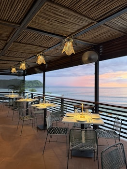 wao beach hotel