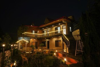 7 Lake Stays Sattal,,2 star