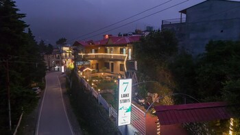 7 Lake Stays Sattal,,2 star