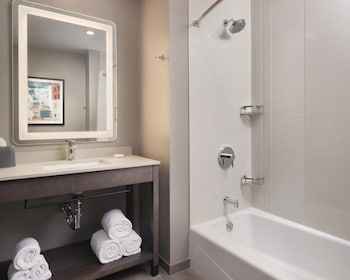 hyatt house schenectady mohawk harbor