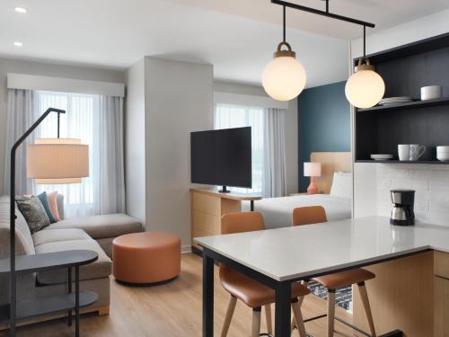 hyatt house schenectady mohawk harbor