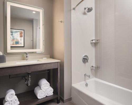 hyatt house schenectady mohawk harbor
