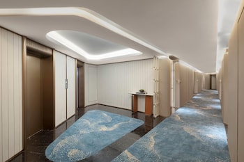 days hotel by wyndham leshan downtown