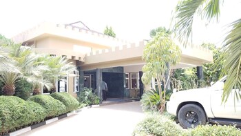 palm oasis resort garissa
