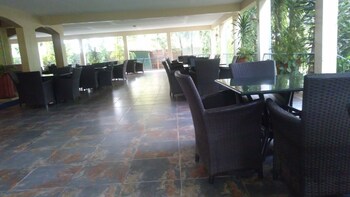 palm oasis resort garissa