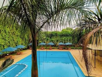 palm oasis resort garissa