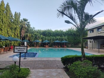 palm oasis resort garissa